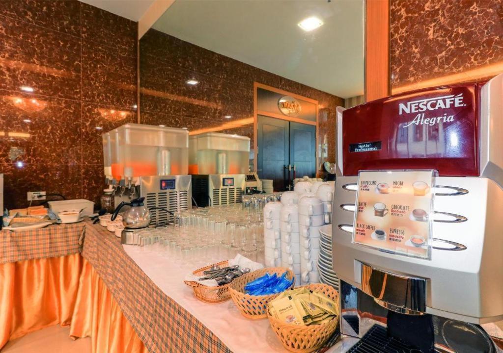 G2 Hotel Group Хатъяй Экстерьер фото