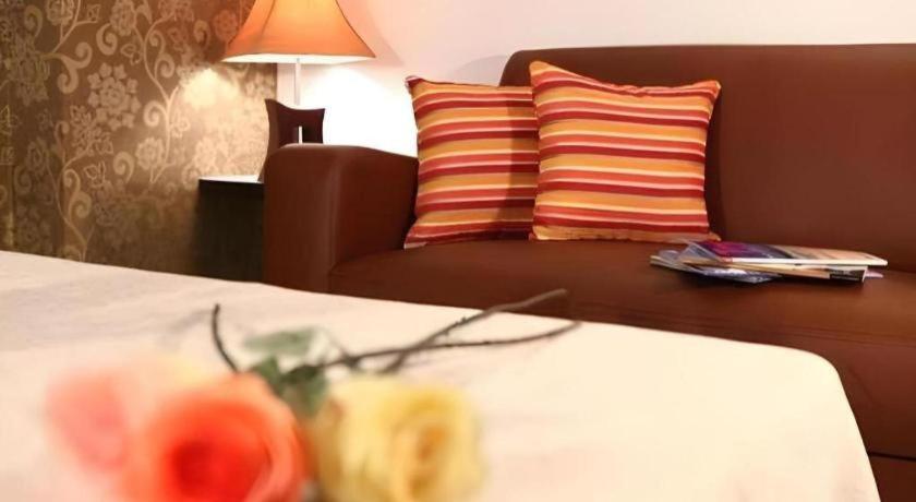 G2 Hotel Group Хатъяй Экстерьер фото