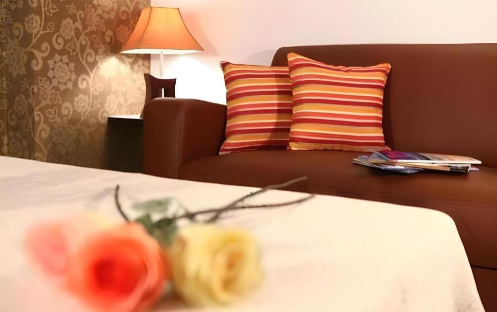 G2 Hotel Group Хатъяй Экстерьер фото